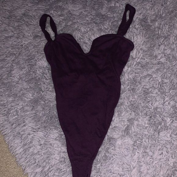 Urban outfitters never worn// bodysuit very cute - Picture 1 of 4